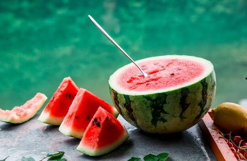 吃瓜的诗句,品味古典诗意中的瓜香人生