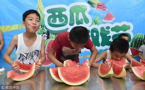 滚滚吃瓜,揭秘娱乐圈的幕后故事