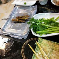 吃烧烤瓜,夏日美食新体验