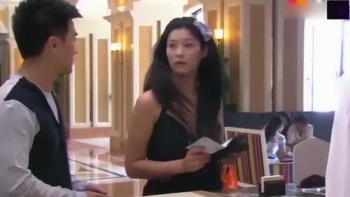 吃瓜女子嘲讽男友,爱情中的幽默与边界