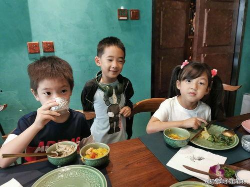 孩子吃瓜吃到自己家